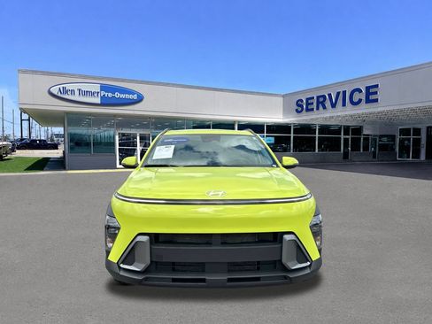 Certified 2024 Hyundai Kona SEL w/ Convenience Package FWD image 3