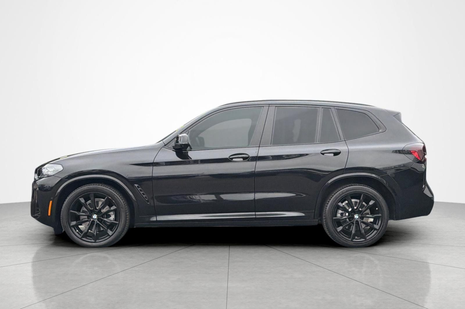 Used 2024 BMW X3 sDrive30i w/ Premium Package RWD image 2