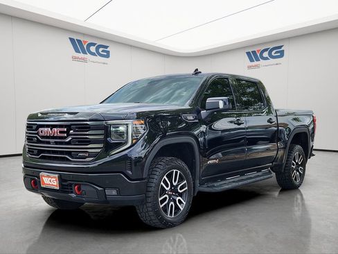 Used 2025 GMC Sierra 1500 AT4 w/ AT4 Premium Package AWD/4WD image 5