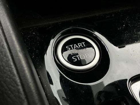 Used 2025 Nissan Versa SV image 22