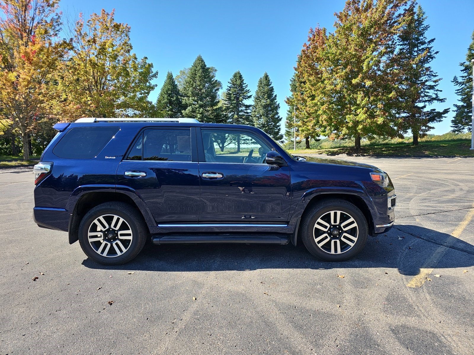 Used 2023 Toyota 4Runner Limited AWD/4WD image 7
