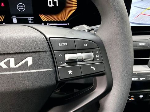 New 2025 Kia K4 LXS image 22