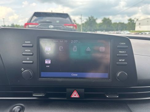 Used 2025 Hyundai Elantra Sport FWD image 8