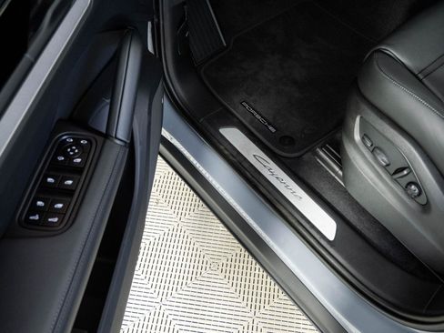 New 2026 Porsche Cayenne AWD/4WD image 8
