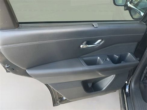 Used 2024 Nissan Pathfinder Platinum w/ Cargo Package image 24