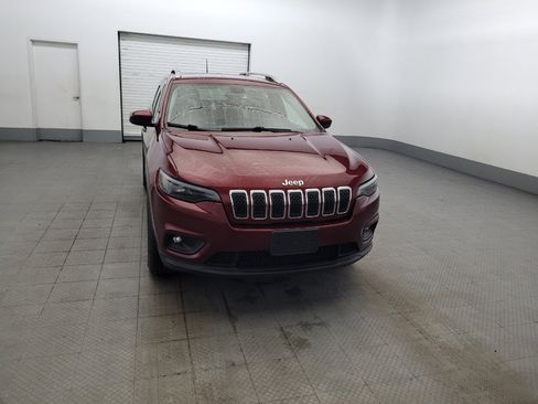 Used 2019 Jeep Cherokee Latitude w/ Cold Weather Group AWD/4WD image 14