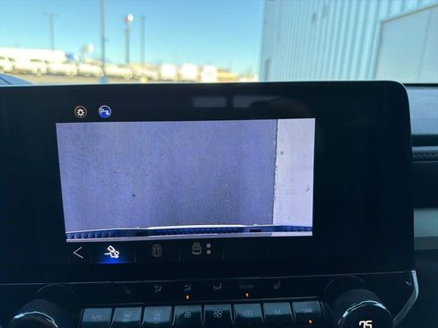 Used 2024 Chevrolet Colorado LT w/ LT Convenience Package II image 30