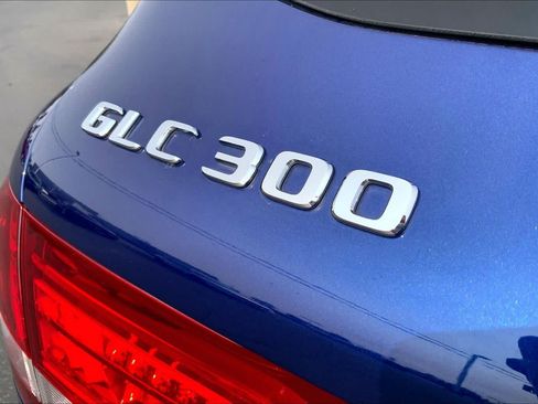 Used 2018 Mercedes-Benz GLC 300 4MATIC image 9