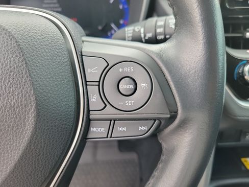 Used 2022 Toyota Corolla Cross XLE FWD image 20