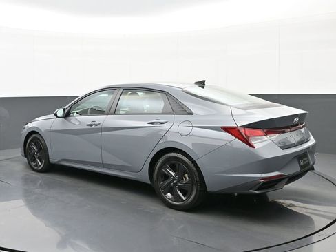 Used 2022 Hyundai Elantra SEL w/ Cargo Package image 5