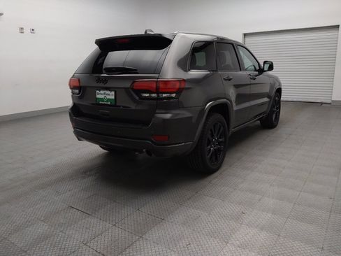 Used 2020 Jeep Grand Cherokee Altitude RWD image 9