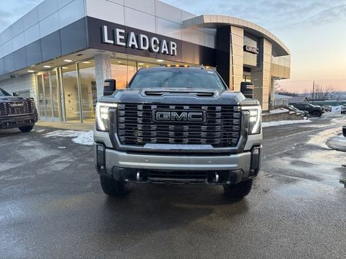 Used 2024 GMC Sierra 3500 Denali Ultimate image 8