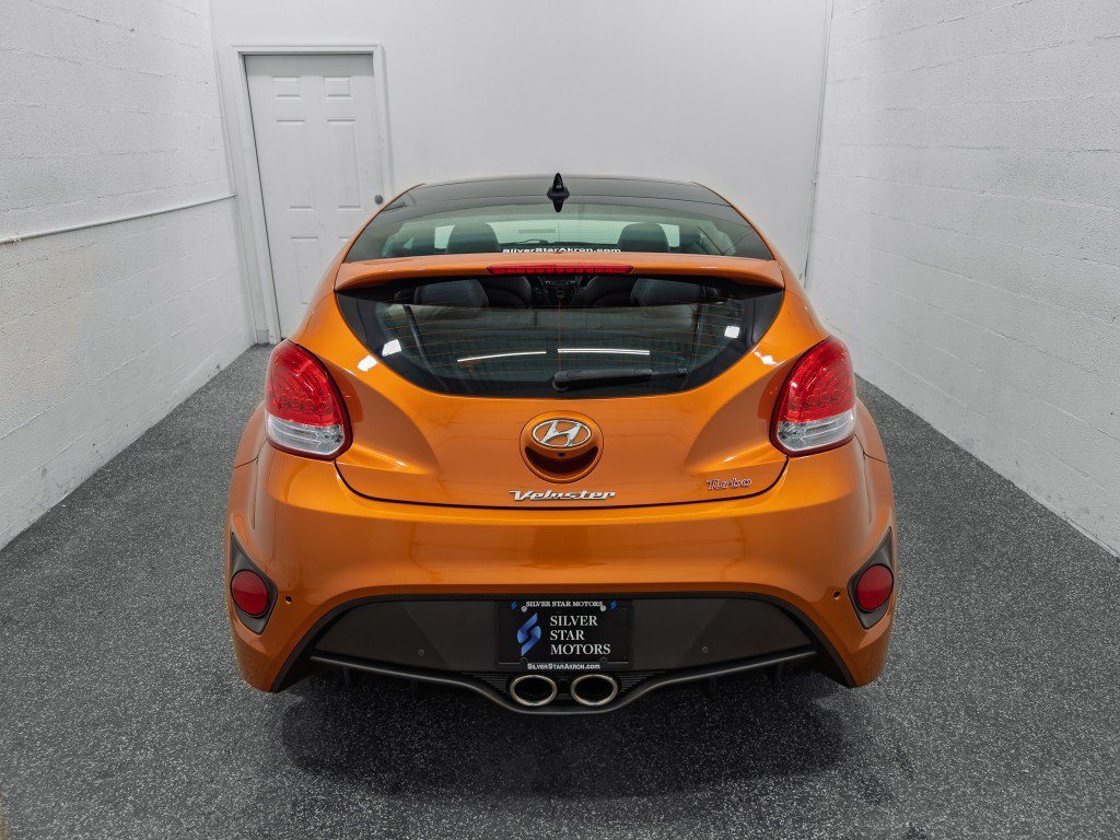 Used 2016 Hyundai Veloster Turbo w/ Option Group 04 FWD image 7