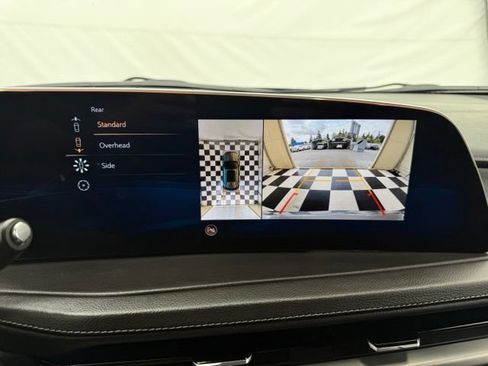 Used 2025 Cadillac XT4 Premium Luxury FWD image 36