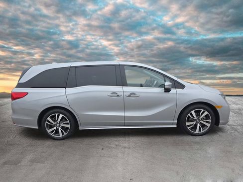 Used 2023 Honda Odyssey Touring image 9
