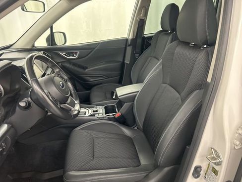 Used 2022 Subaru Forester Premium image 5