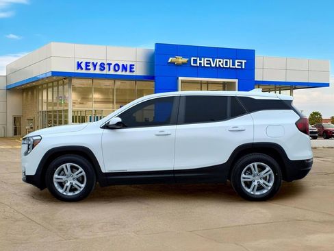 Used 2024 GMC Terrain SLE FWD image 4