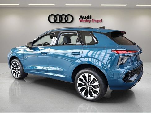 New 2026 Audi Q3 quattro 2.0T AWD/4WD image 3