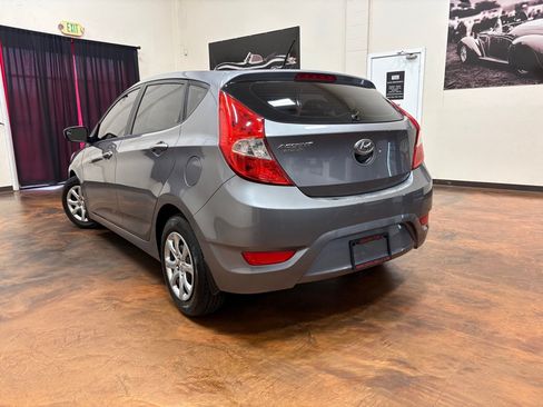 Used 2014 Hyundai Accent GS FWD image 2