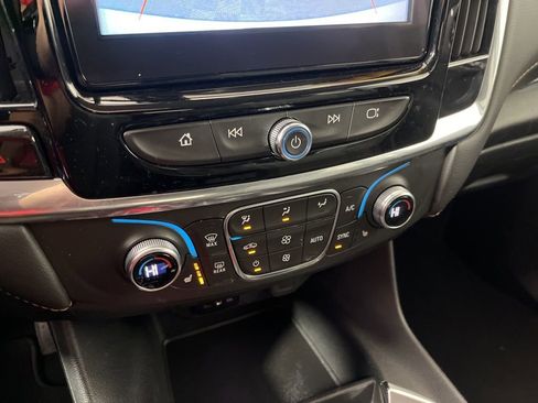 Used 2019 Chevrolet Traverse LT image 34