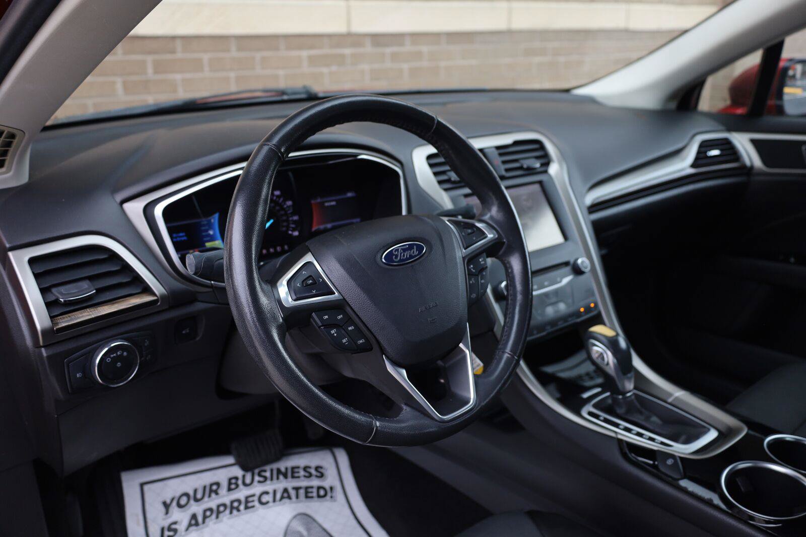 Used 2014 Ford Fusion SE w/ Equipment Group 202A FWD image 16