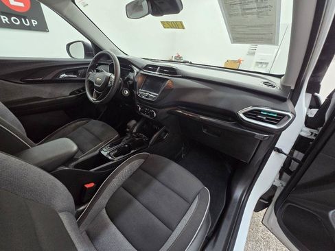 Used 2023 Chevrolet TrailBlazer LS FWD image 18