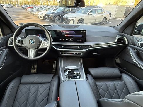 Certified 2024 BMW X7 xDrive40i w/ M Sport Package image 12