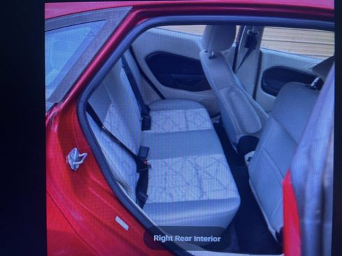 Used 2013 Ford Fiesta SE image 14