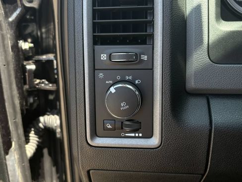 Used 2019 RAM 1500 Express w/ Wheel & Sound Group AWD/4WD image 17