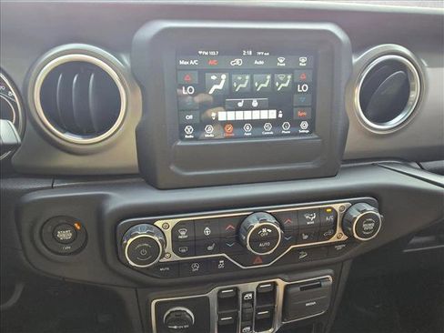 Used 2021 Jeep Wrangler Unlimited Rubicon w/ Cold Weather Group image 13