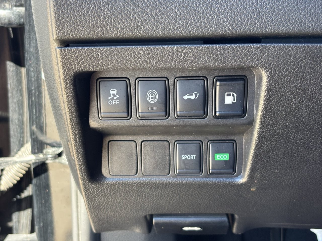 Used 2020 Nissan Rogue SV FWD image 29