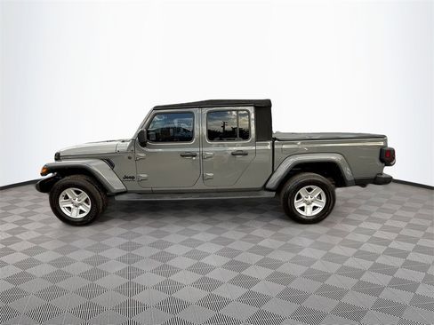 Used 2022 Jeep Gladiator Sport image 40