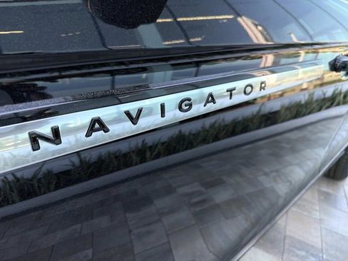New 2026 Lincoln Navigator L Reserve AWD/4WD image 8
