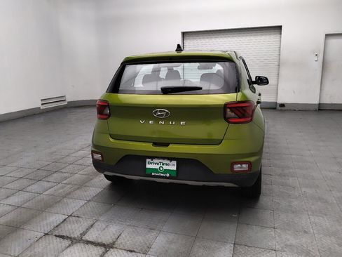 Used 2021 Hyundai Venue SE FWD image 7