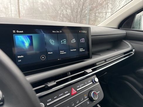 Used 2025 Hyundai Tucson SE image 18