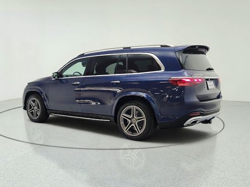 Used 2024 Mercedes-Benz GLS 450 4MATIC image 7
