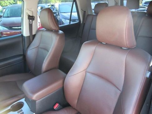 Used 2024 Toyota 4Runner Limited RWD image 17