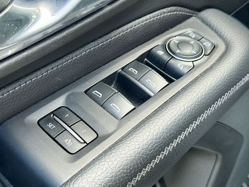 Used 2024 GMC Yukon XL Denali RWD image 14