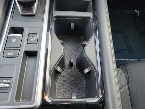 Used 2024 Nissan Pathfinder SV FWD image 38