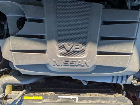 Used 2024 Nissan Titan SV image 33