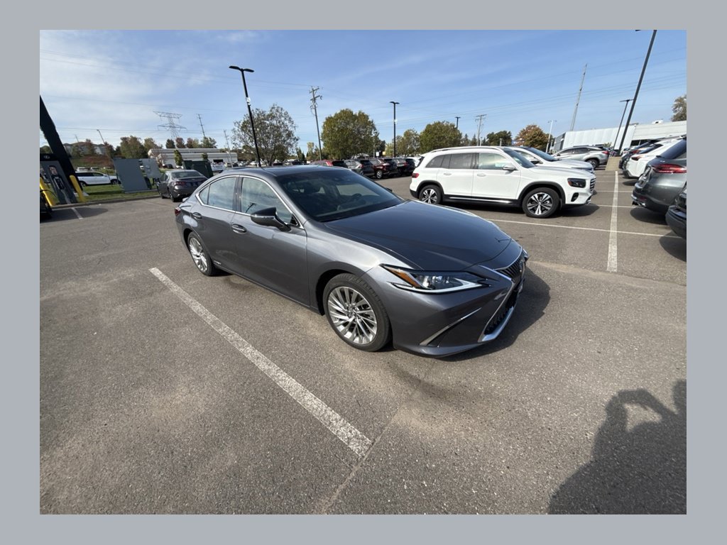 Used 2020 Lexus ES 300h w/ Accessory Package 2 FWD image 1