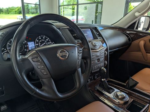 Used 2017 Nissan Armada Platinum w/ Interior Lighting Package AWD/4WD image 20