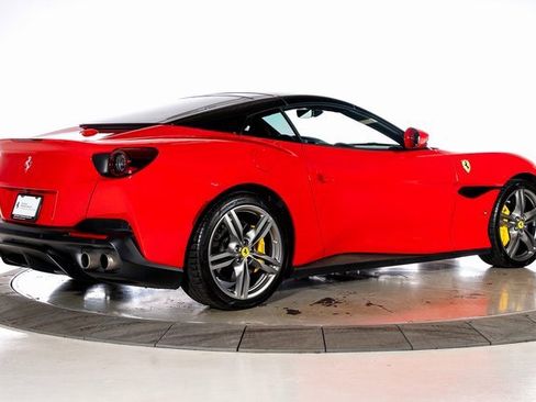Used 2019 Ferrari Portofino image 2
