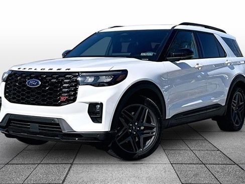 Used 2025 Ford Explorer ST w/ Sun And Sound Package image 2