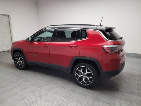 Used 2025 Jeep Compass Limited AWD/4WD image 3