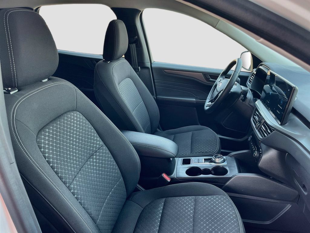 Used 2024 Ford Escape Active w/ Tech Pack #1 AWD/4WD image 28