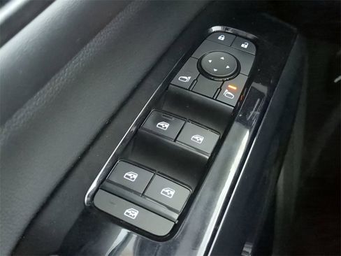 Used 2022 Nissan Pathfinder SV image 30