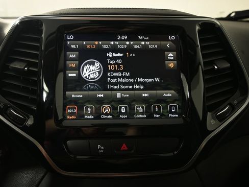 Used 2019 Jeep Cherokee Limited w/ Trailer Tow Group AWD/4WD image 26