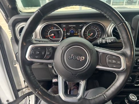 Used 2022 Jeep Wrangler Unlimited Sahara w/ Cold Weather Group image 13