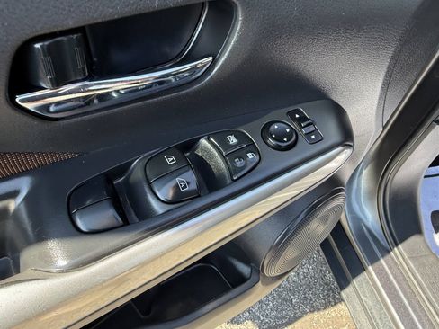 Used 2019 Nissan Kicks SR FWD image 14